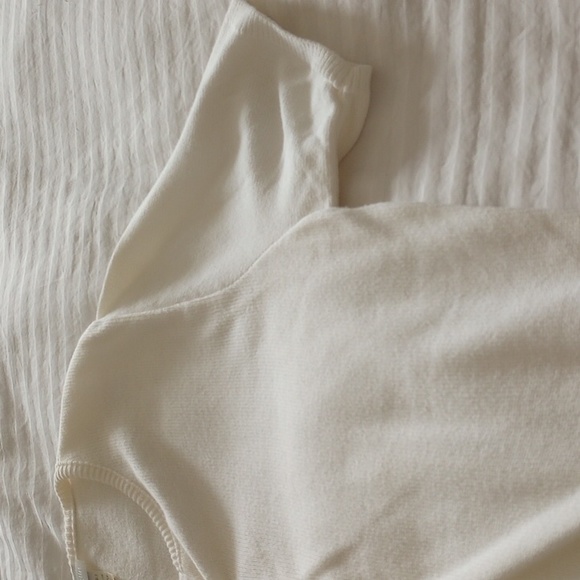 Size medium 100 percent cotton sweater - Picture 5 of 7